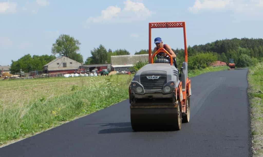 Nowa nawierzchnia asfaltowa w Jabłkowie