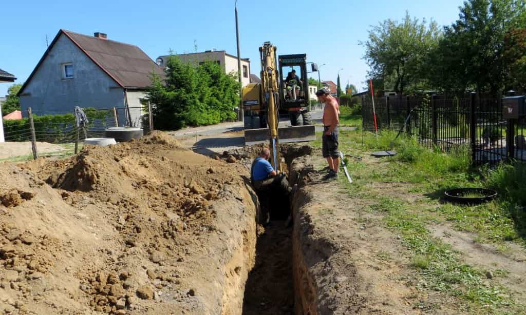 Budowa kanalizacji na ul. Poprzecznej w Skokach