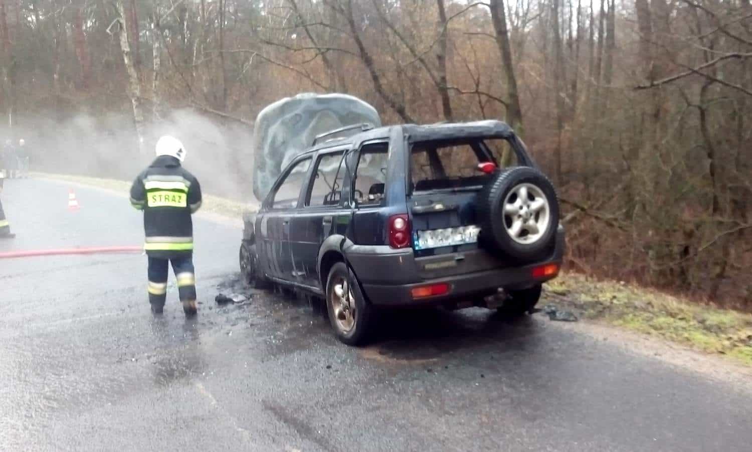 OSP w Skokach informuje Kolejny samochód spłonął
