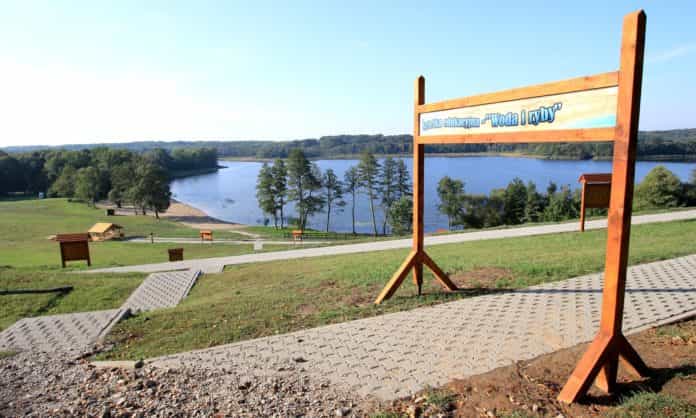 Ścieżka edukacyjna Woda i Ryby w Potrzanowie nad jez. Włókna