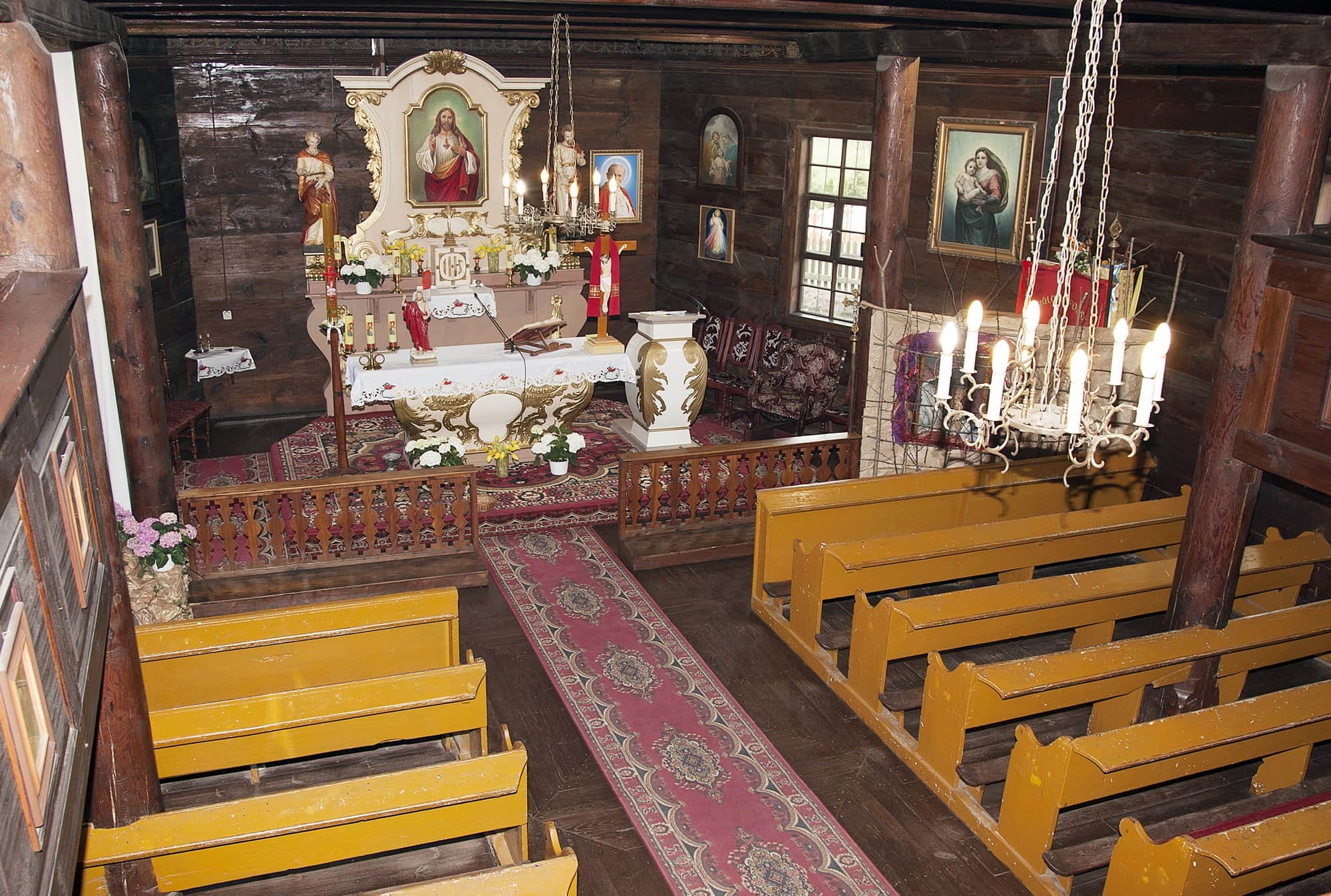 Wnętrze kościoła w Rejowcu 