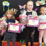 Nagrodzone dzieci w Podsumowanie konkursu plastycznego „Moja maska karnawałowa”